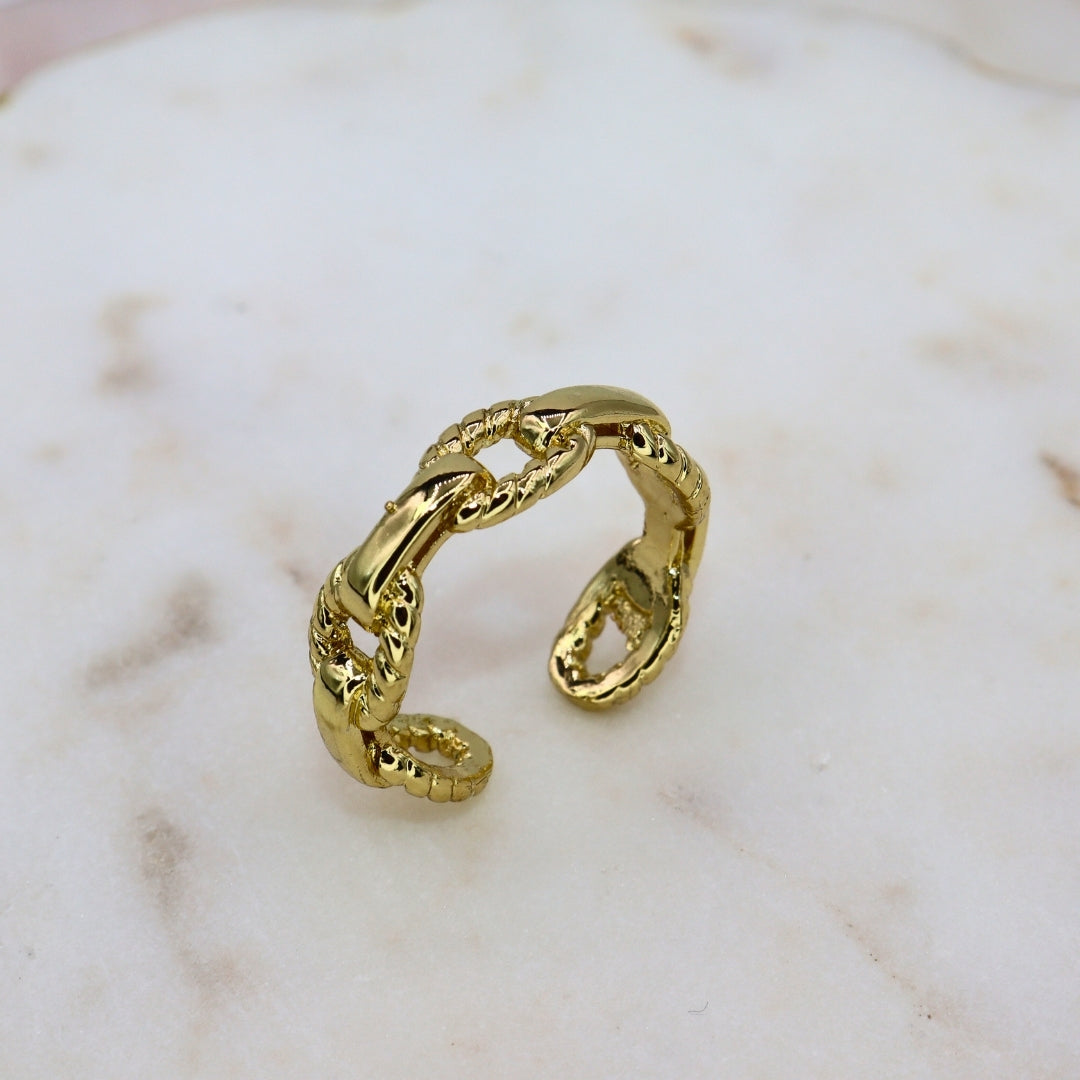 Twisted Link Ring - Adorn-iq