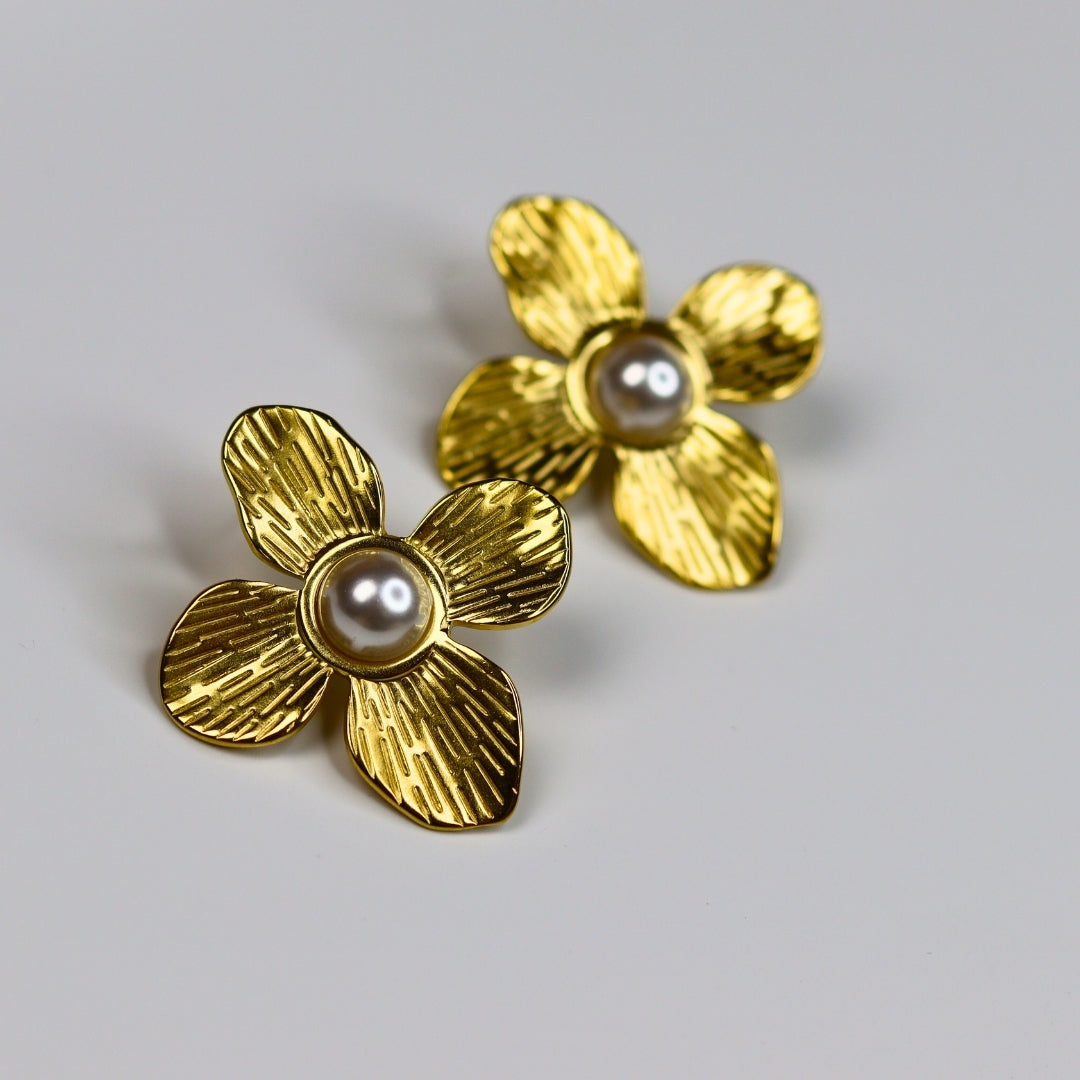 Center Pearl Floral Earrings - Adorn-iq