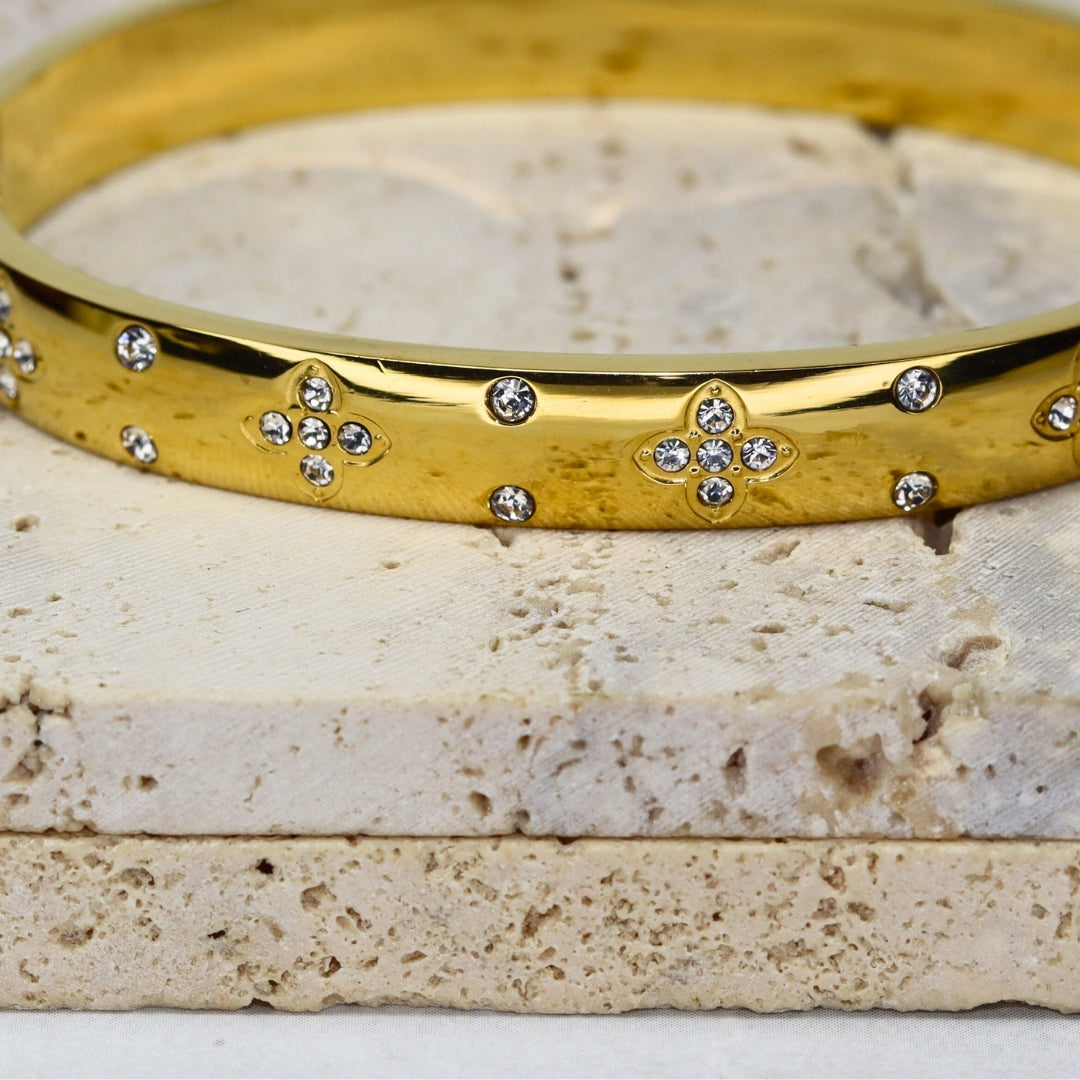 Clover Curve Bangle Bracelet - Adorn-iq