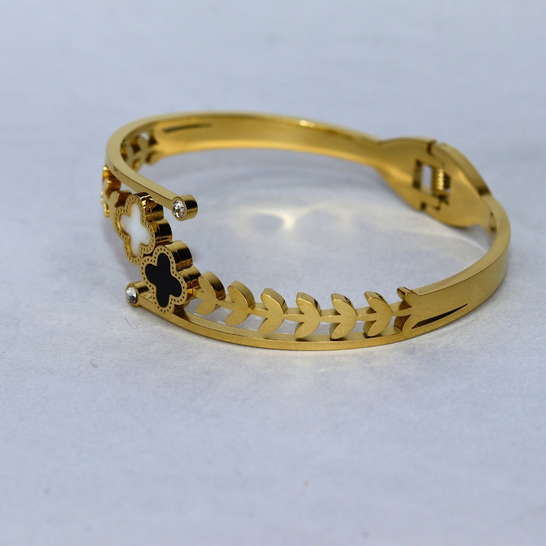 Clover Leaf Bangle Bracelet - Adorn-iq