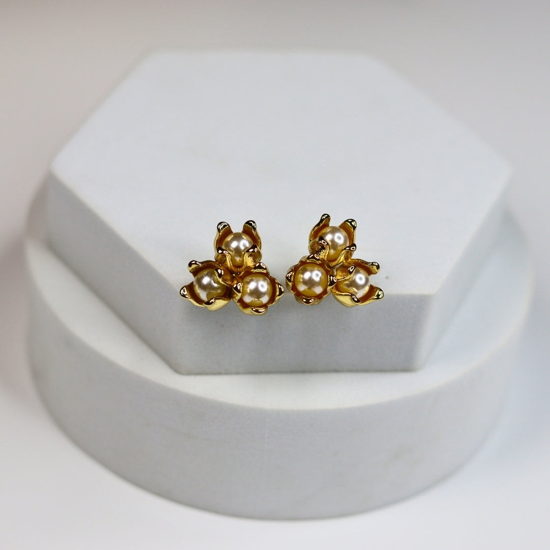 Floral Pearl Earrings - Adorn-iq