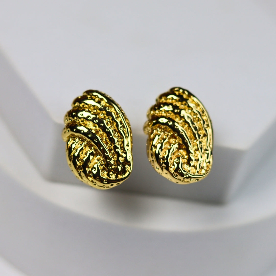 Gold Shell Earrings - Adorn-iq