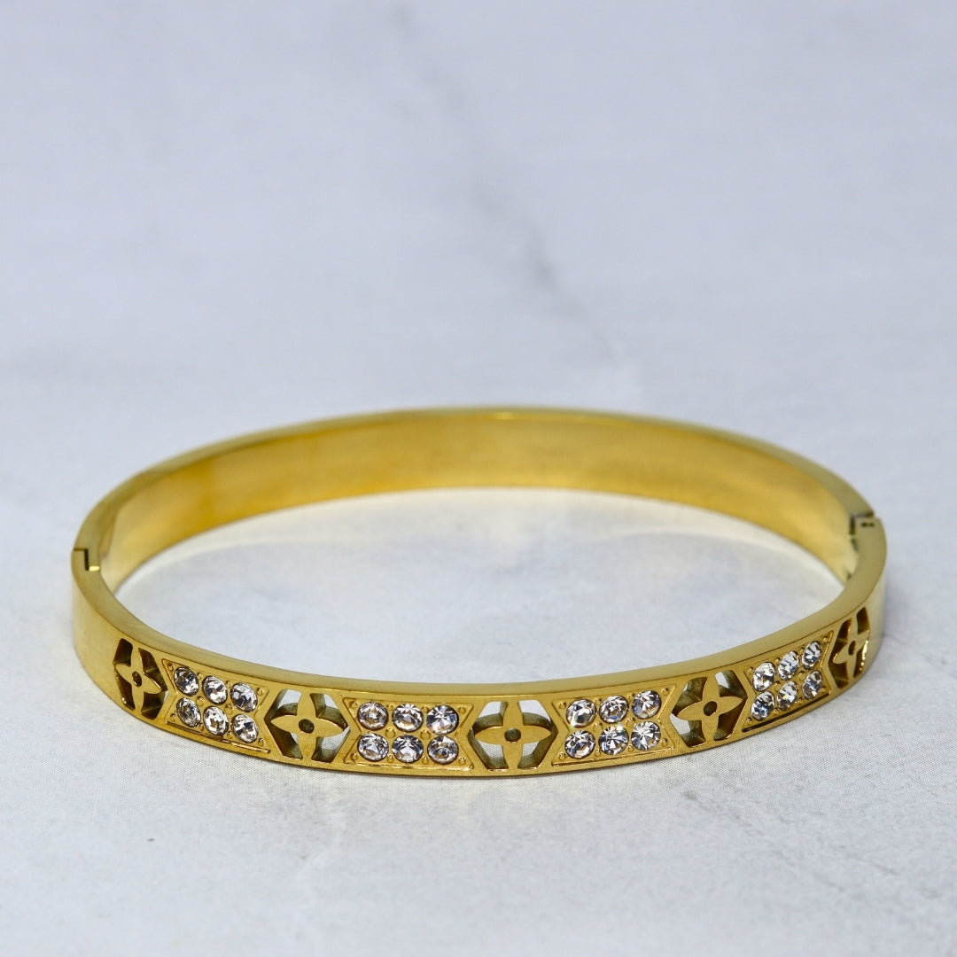 Gold Zircon Clover Bracelet - Adorn-iq