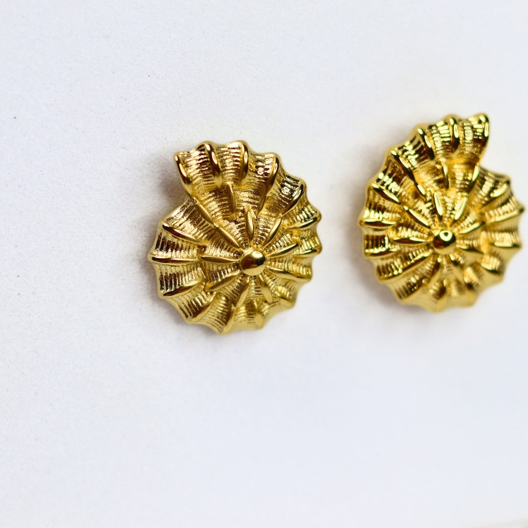 Golden Conch Earrings - Adorn-iq