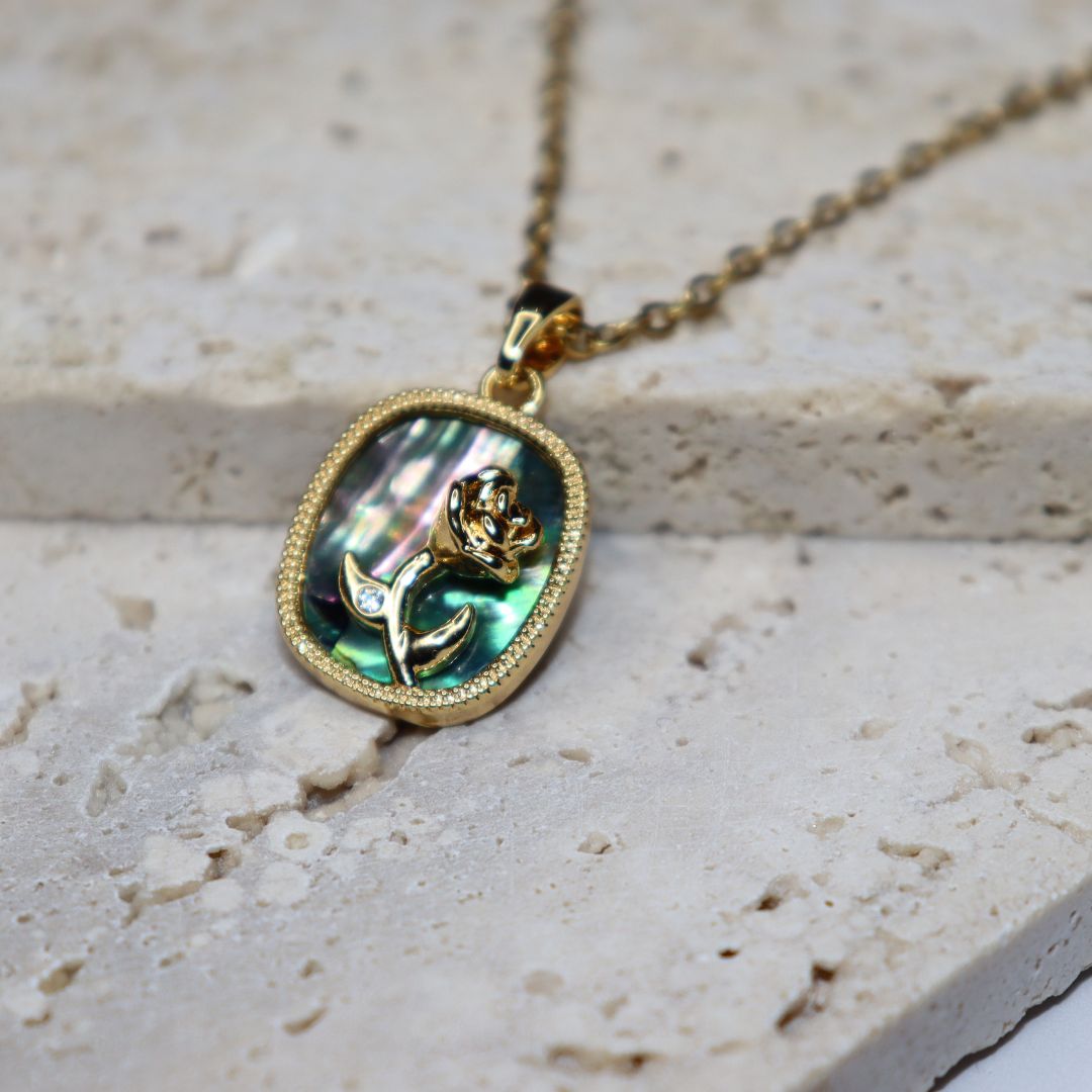 Green flower Necklace - Adorn-iq