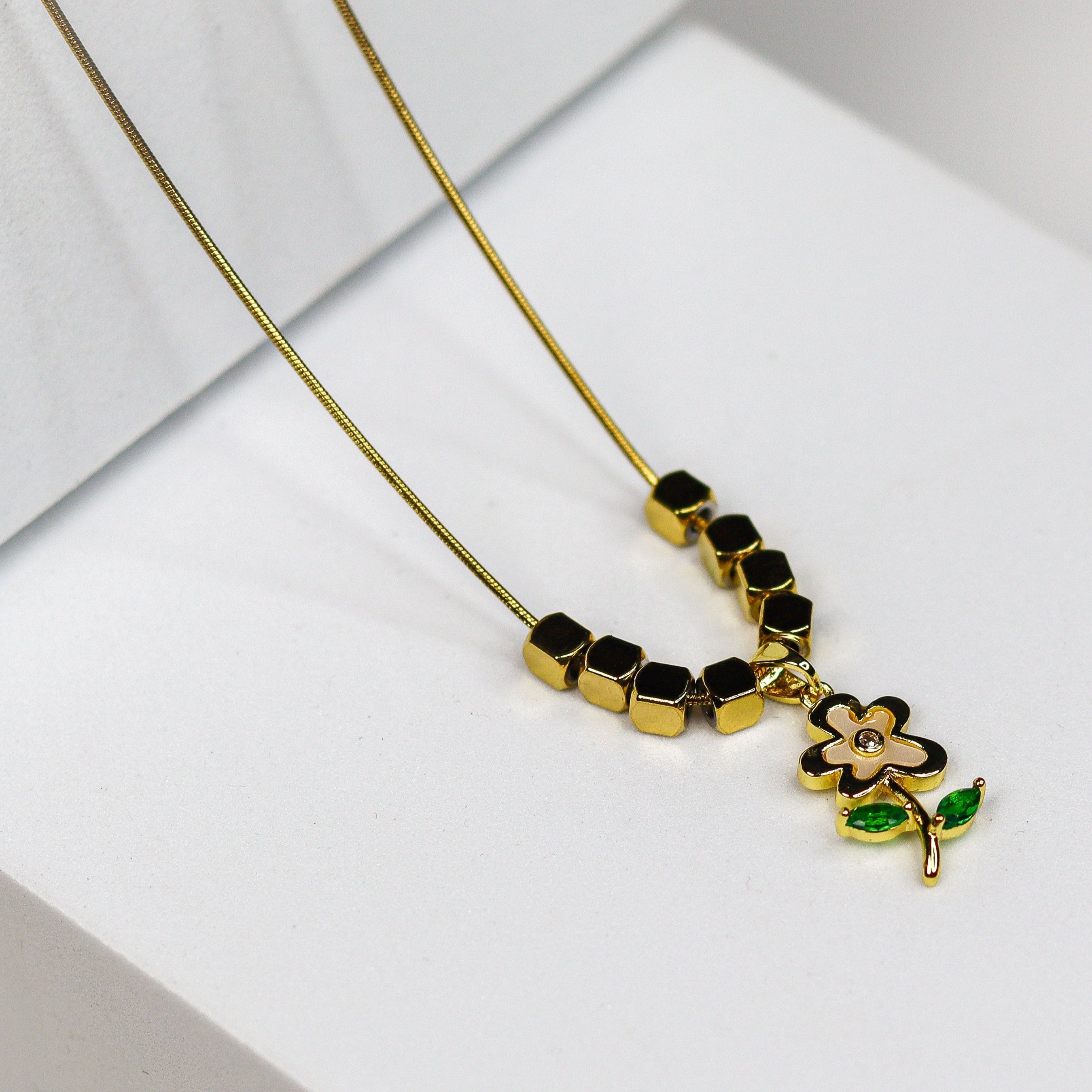 Floral Pendant Necklace - Adorn-iq