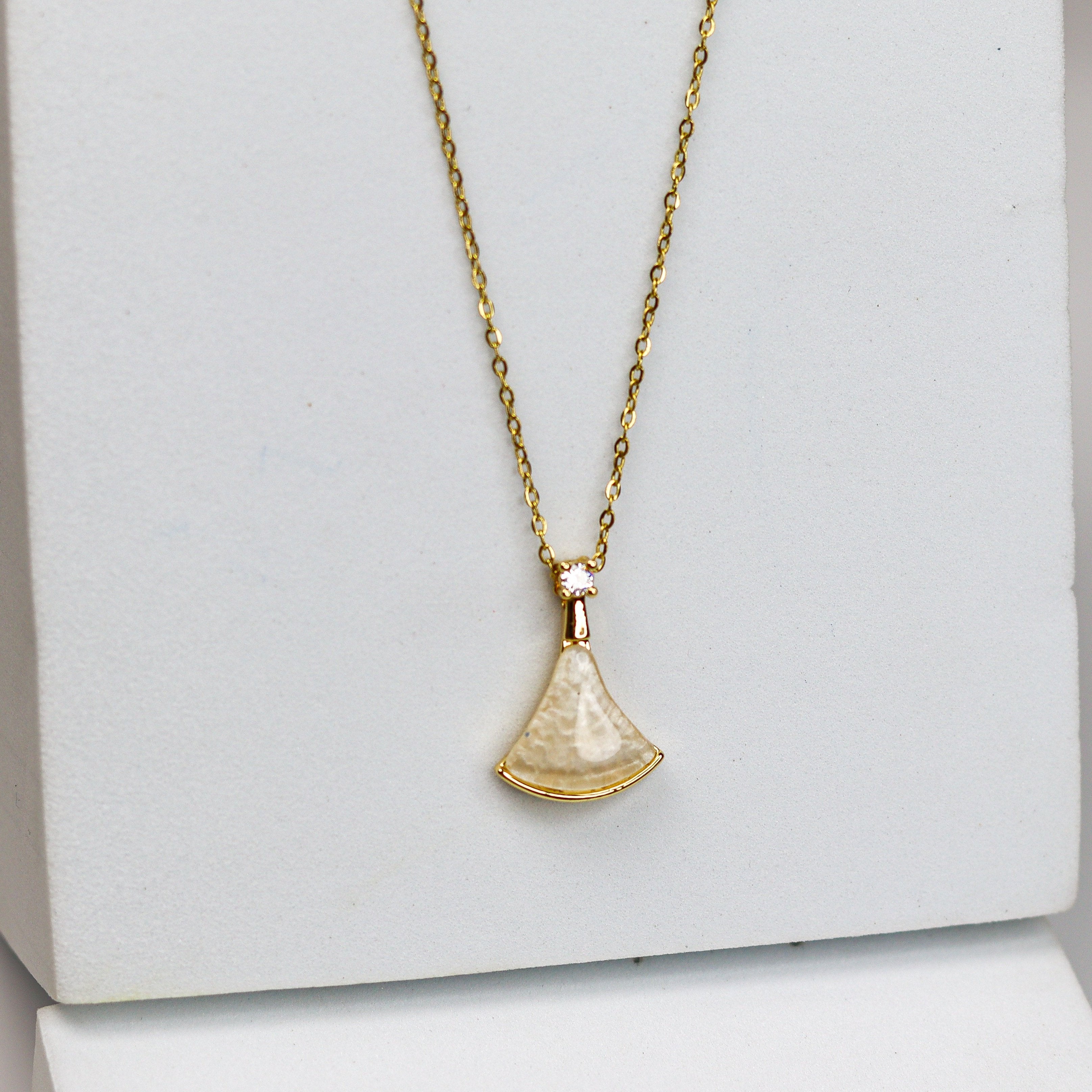 Classic Mother Pearl Necklace - Adorn-iq