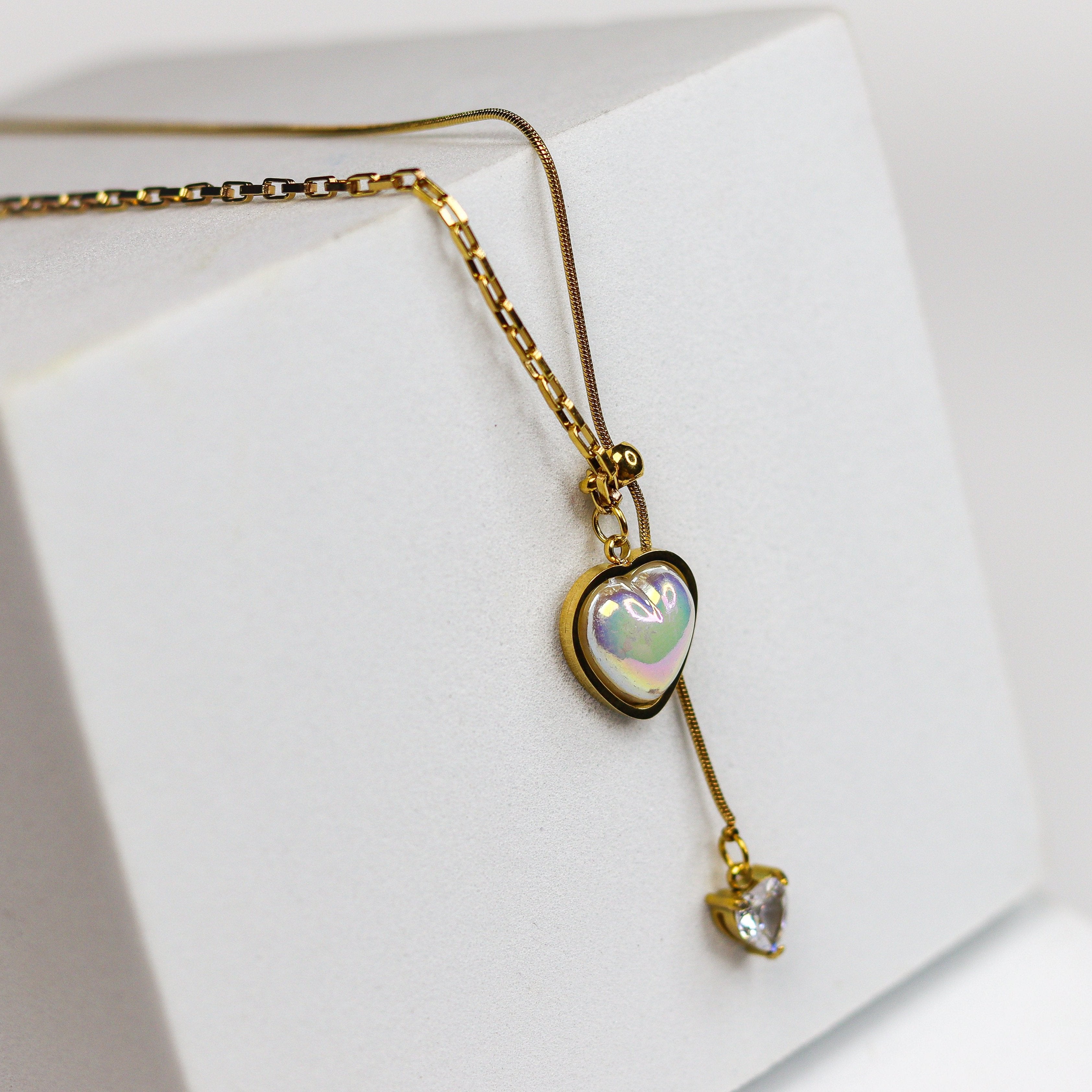 Holographic Heart Pearl Necklace - Adorn-iq