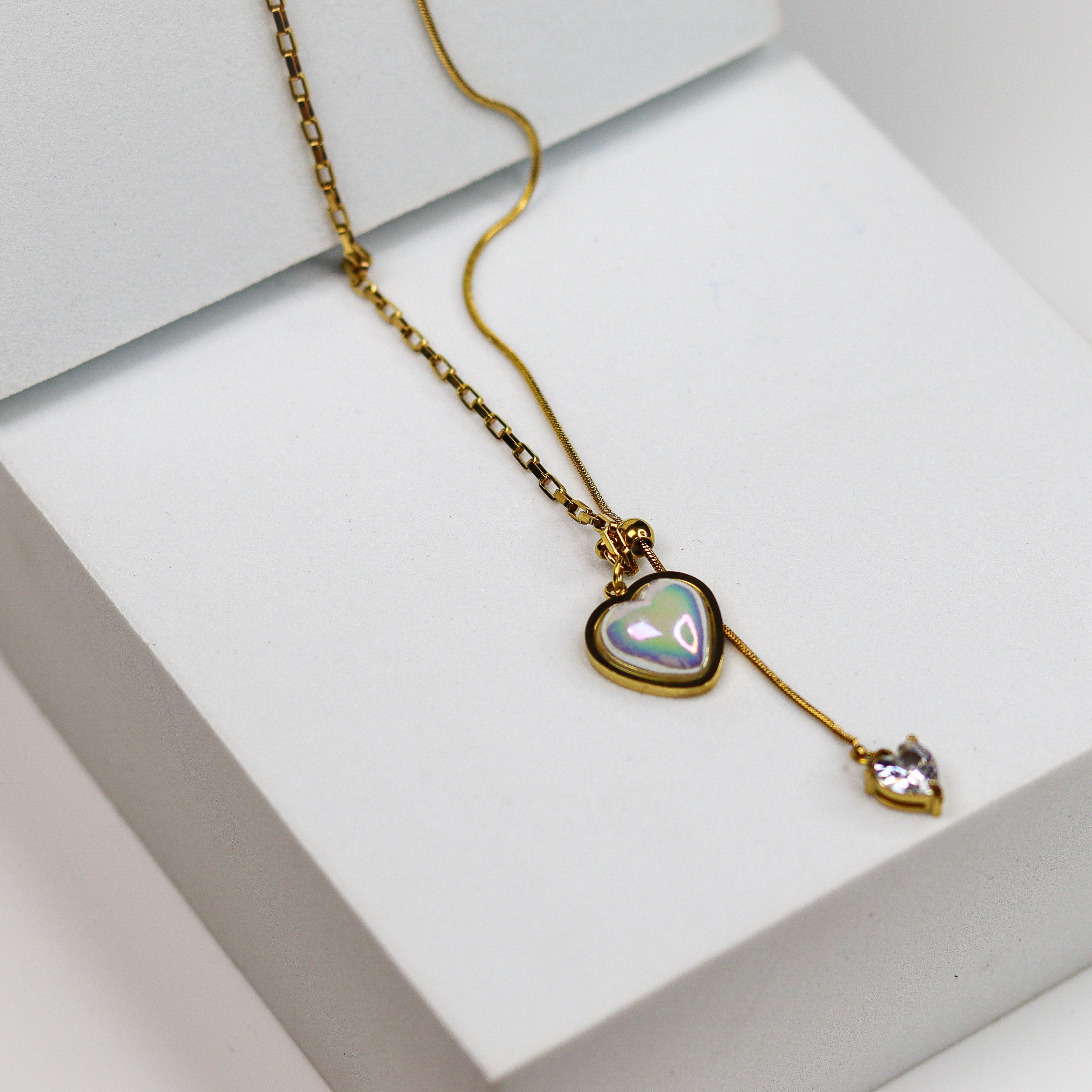 Holographic Heart Pearl Necklace - Adorn-iq