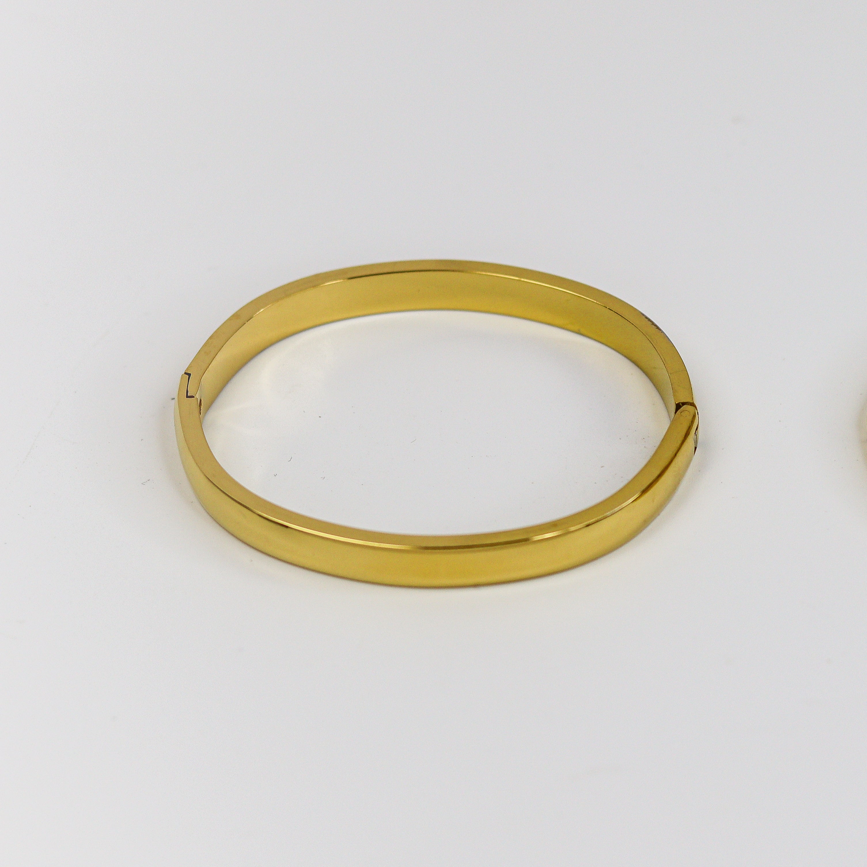 The Everyday Aura Bangle Bracelet for Small Wrist
