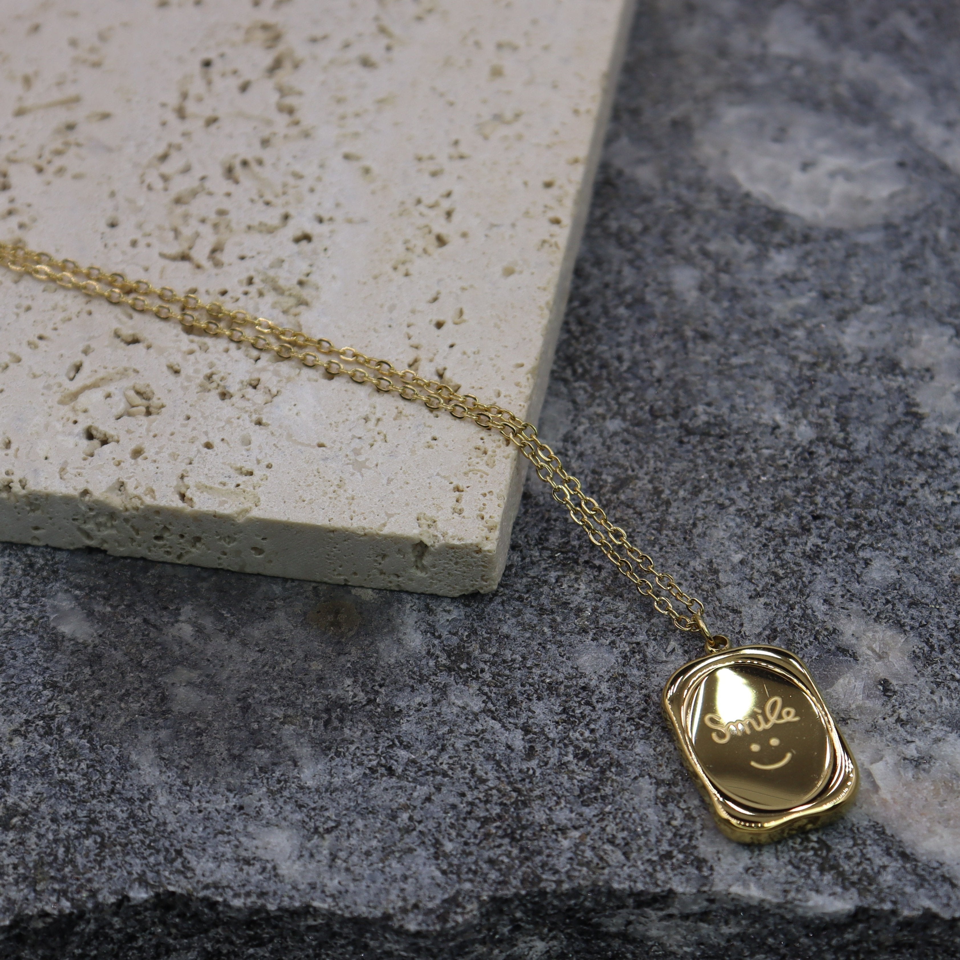 Smile Pendant Necklace - Adorn-iq