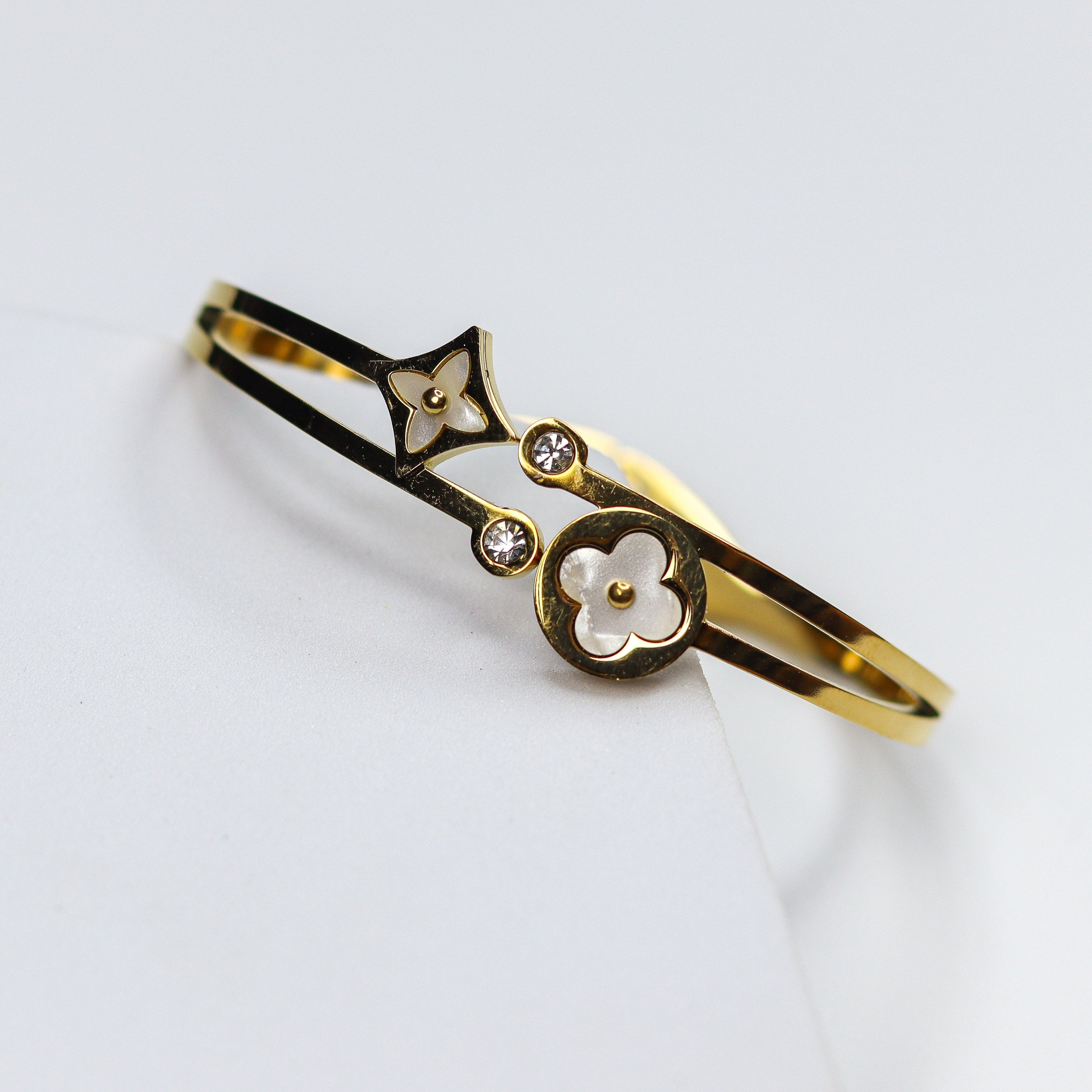 White Mother Pearl Clover Bracelet - Adorn-iq