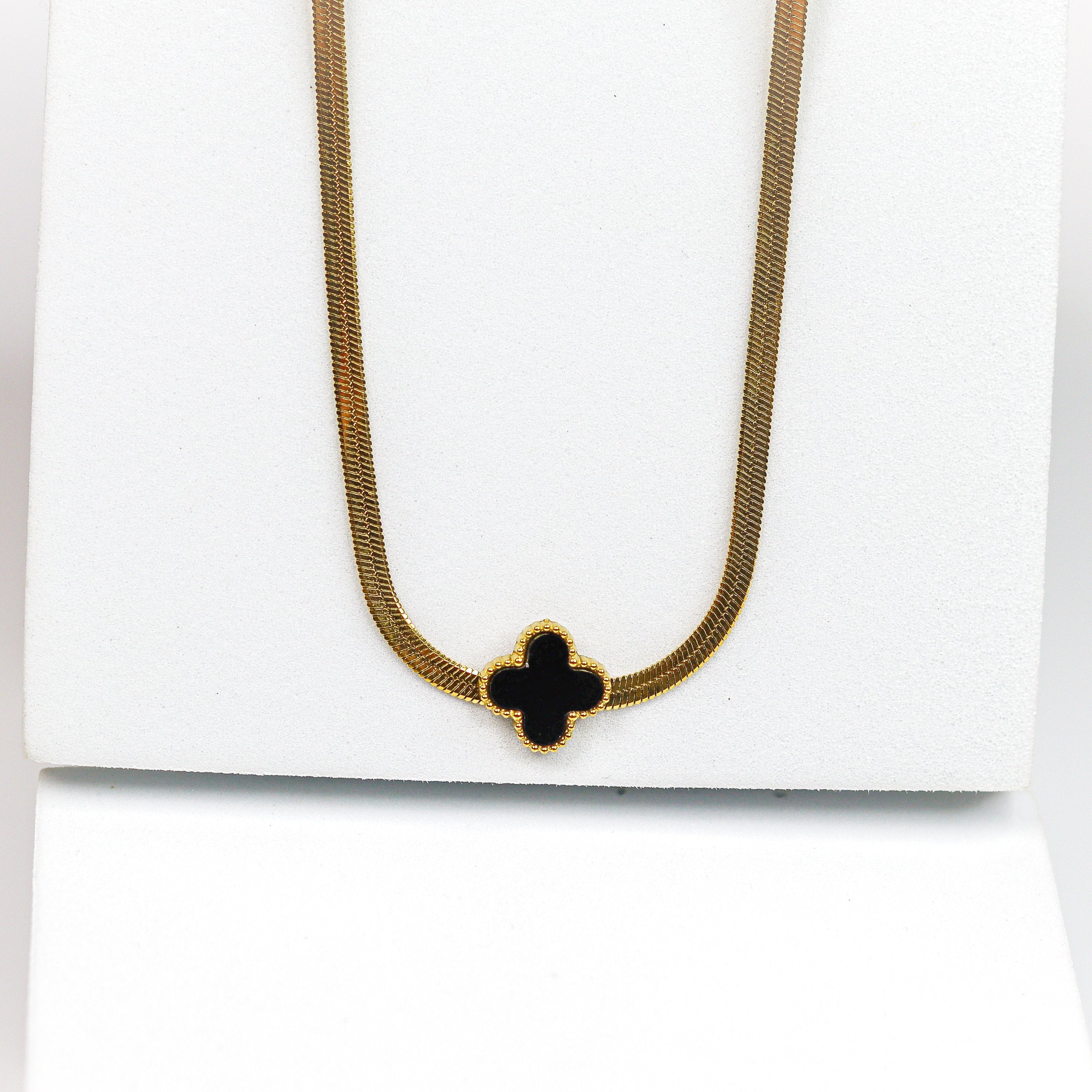 Clover Snake Chain Necklace - Adorn-iq