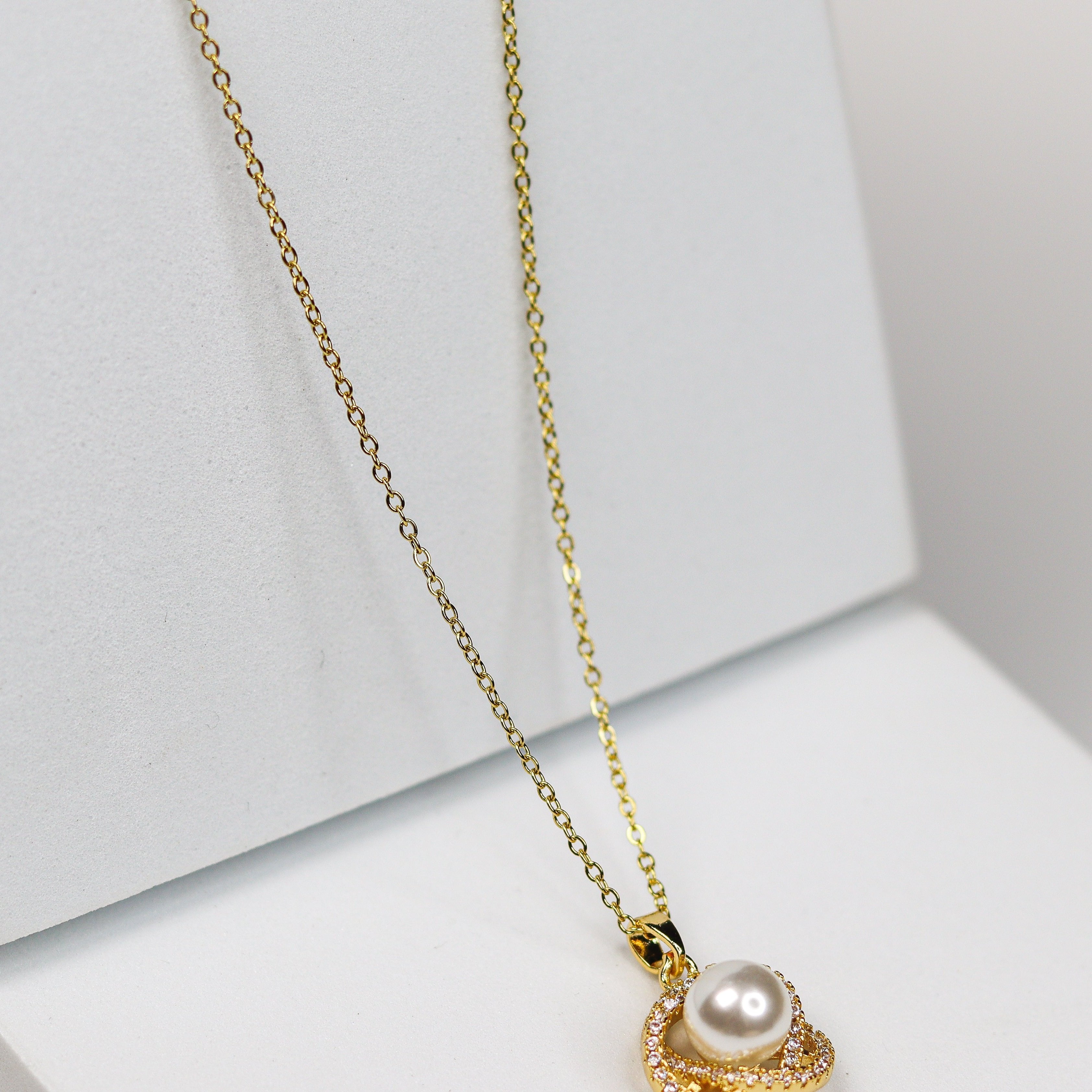 Zircon Swirl Pearl Necklace - Adorn-iq