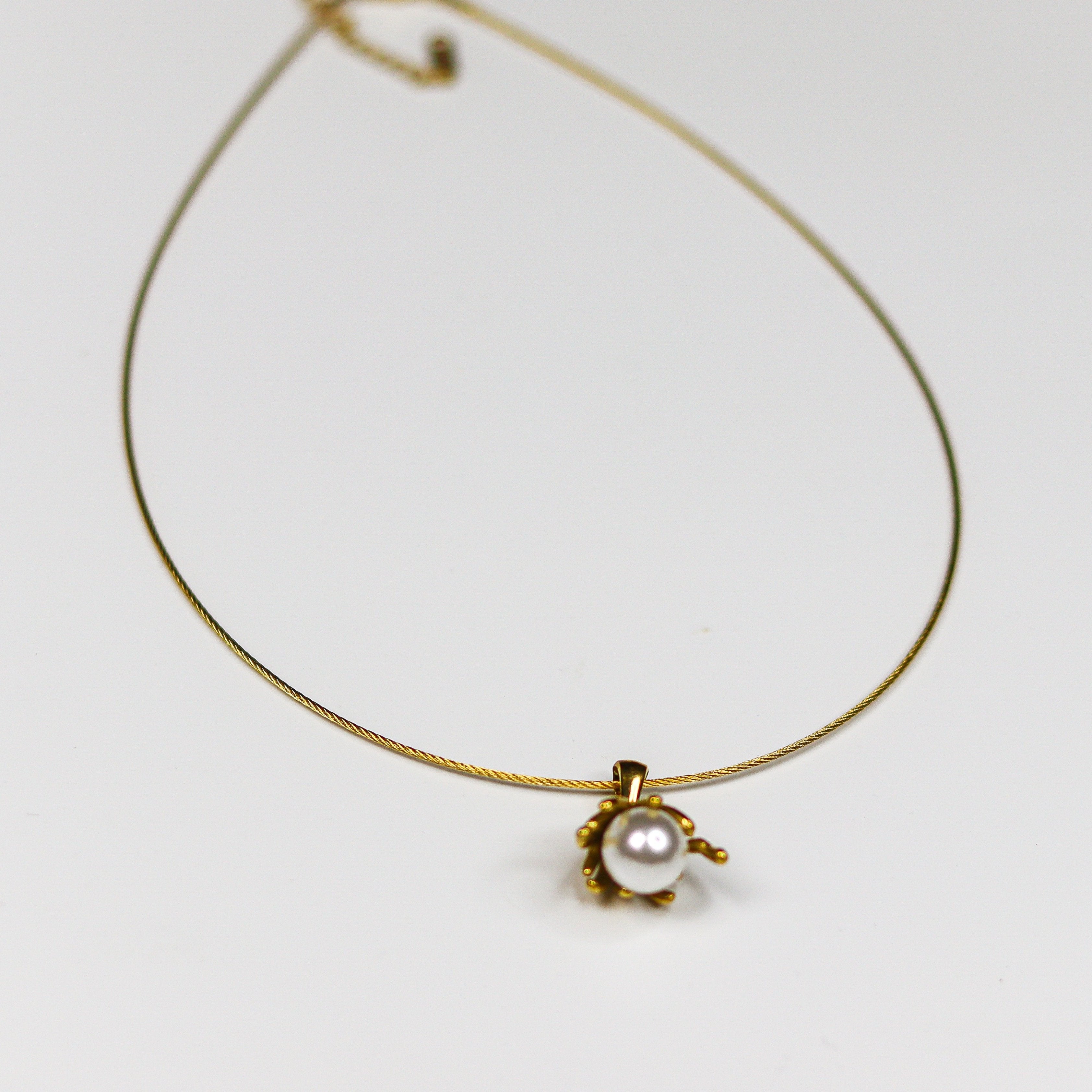 Petal Pearl Necklace - Adorn-iq