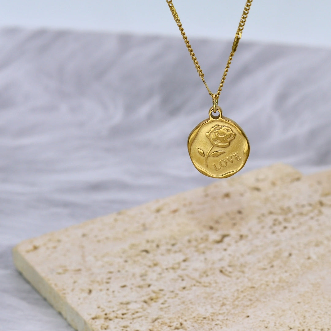 Love Flower Necklace - Adorn-iq