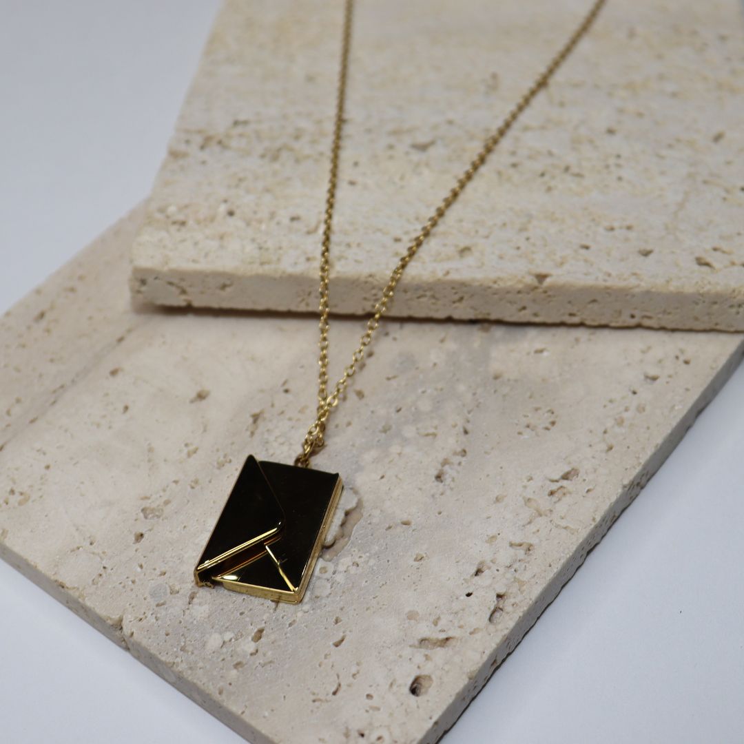 Love Letter Necklace - Adorn-iq
