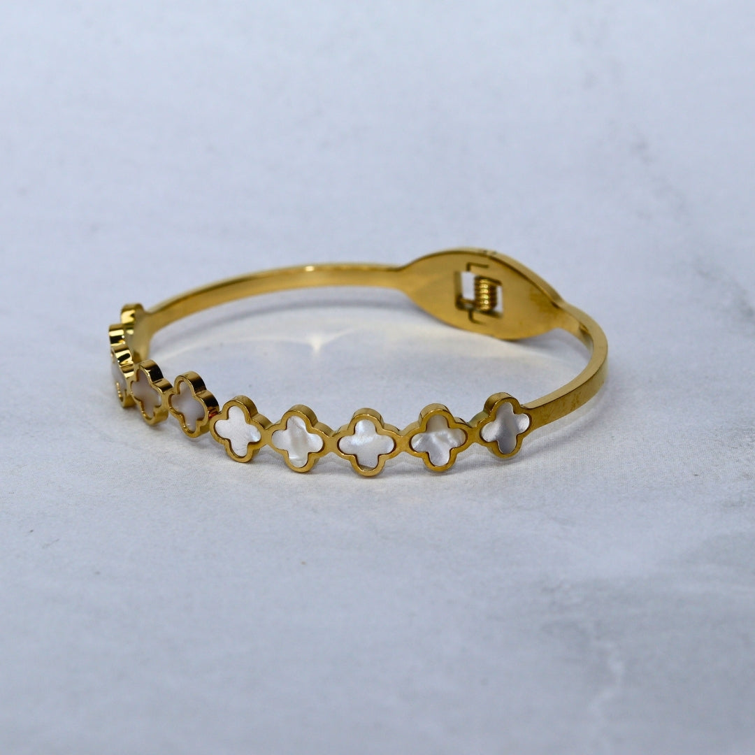 Mini Petal Clover Bracelet - Adorn-iq