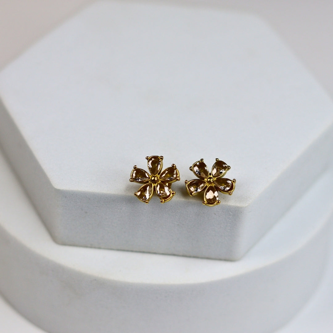 Minimal Floral Stud Earrings - Adorn-iq