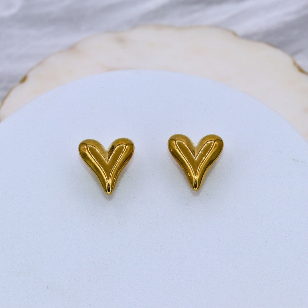Minimal Heart Stud Earrings - Adorn-iq
