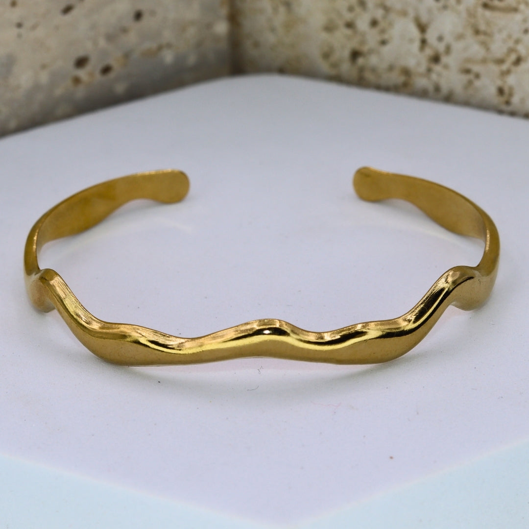 Minimal Wave Cuff Bracelet - Adorn-iq