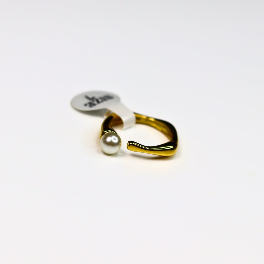Pearl Embrace Ring