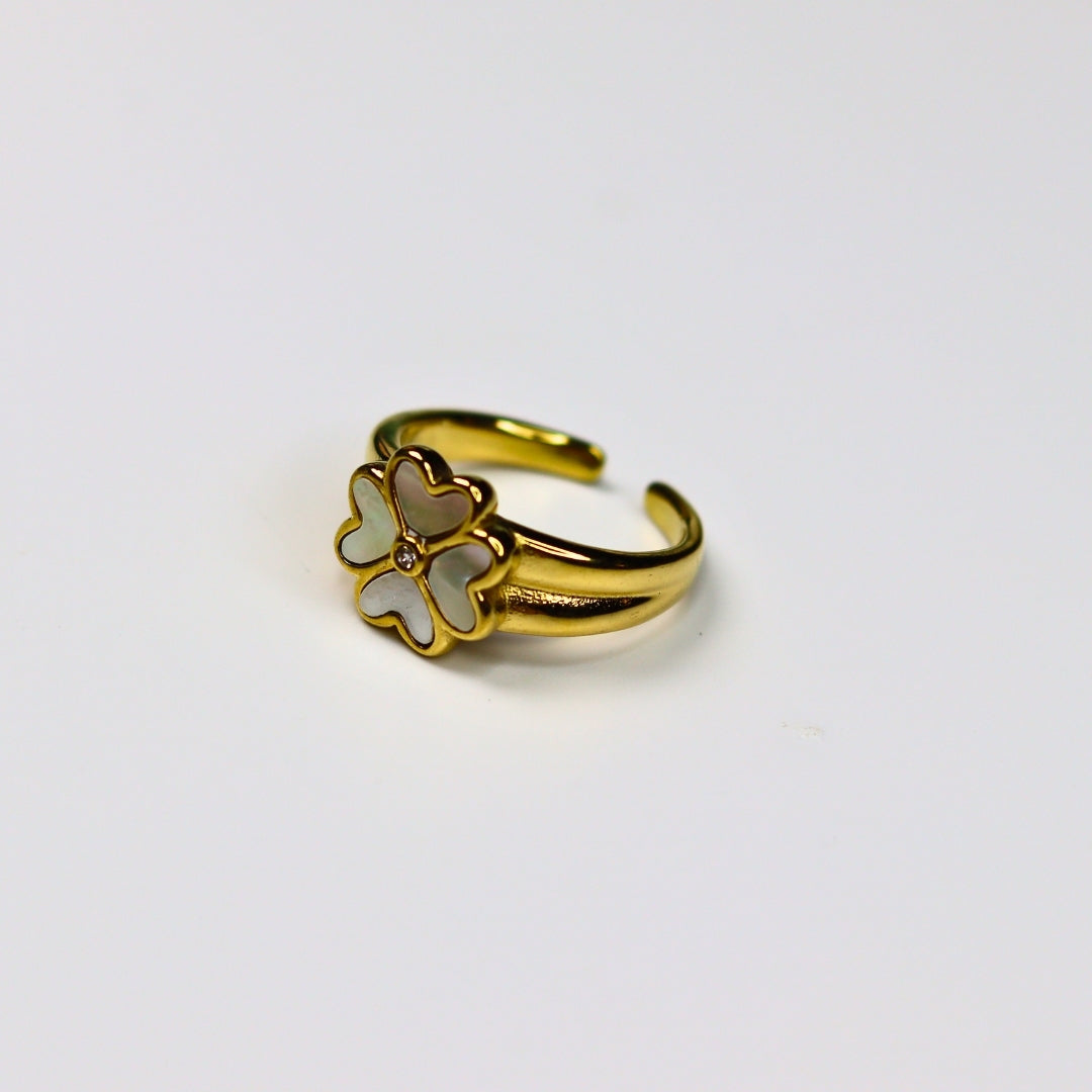 Snow White Floral ring - Adorn-iq