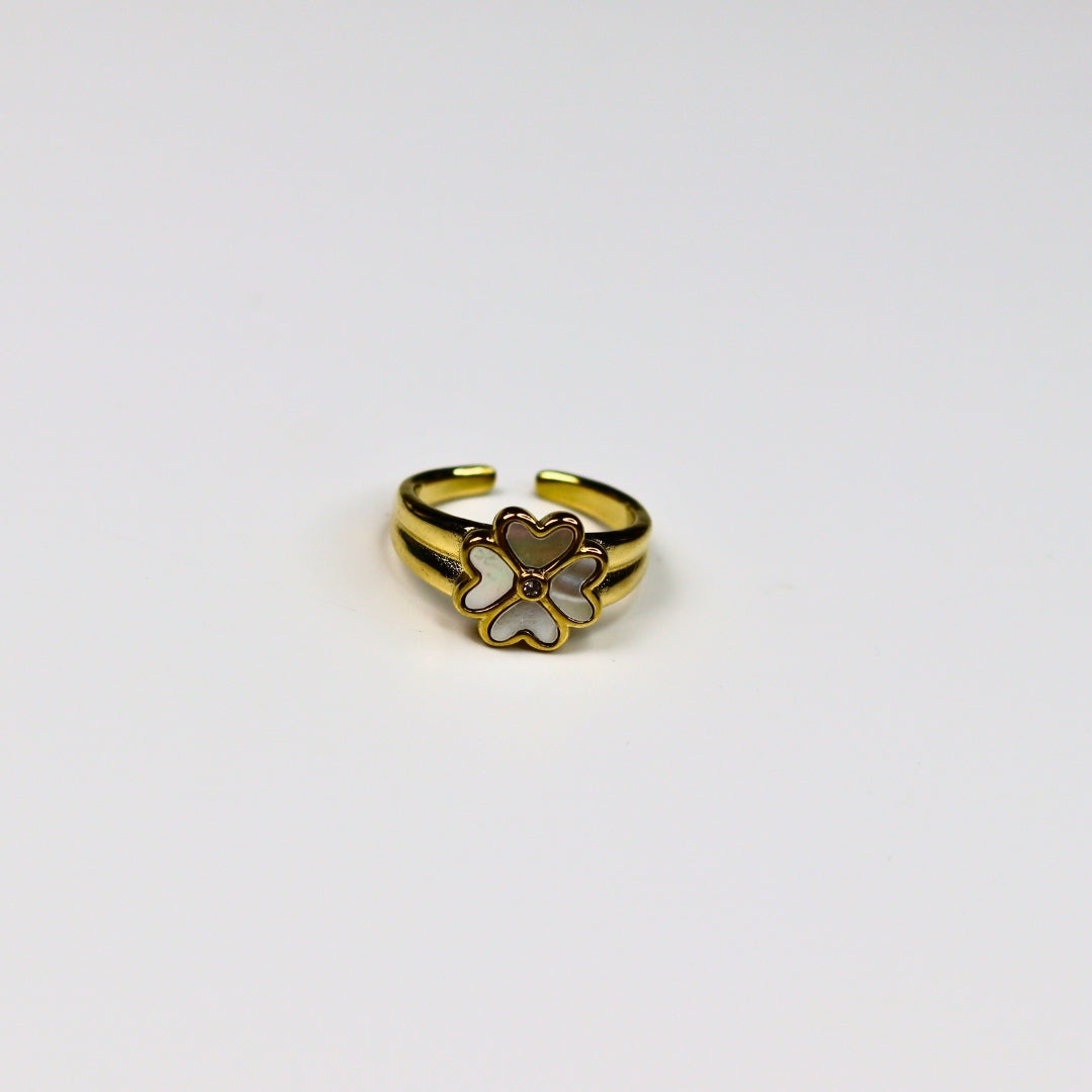Snow White Floral ring - Adorn-iq