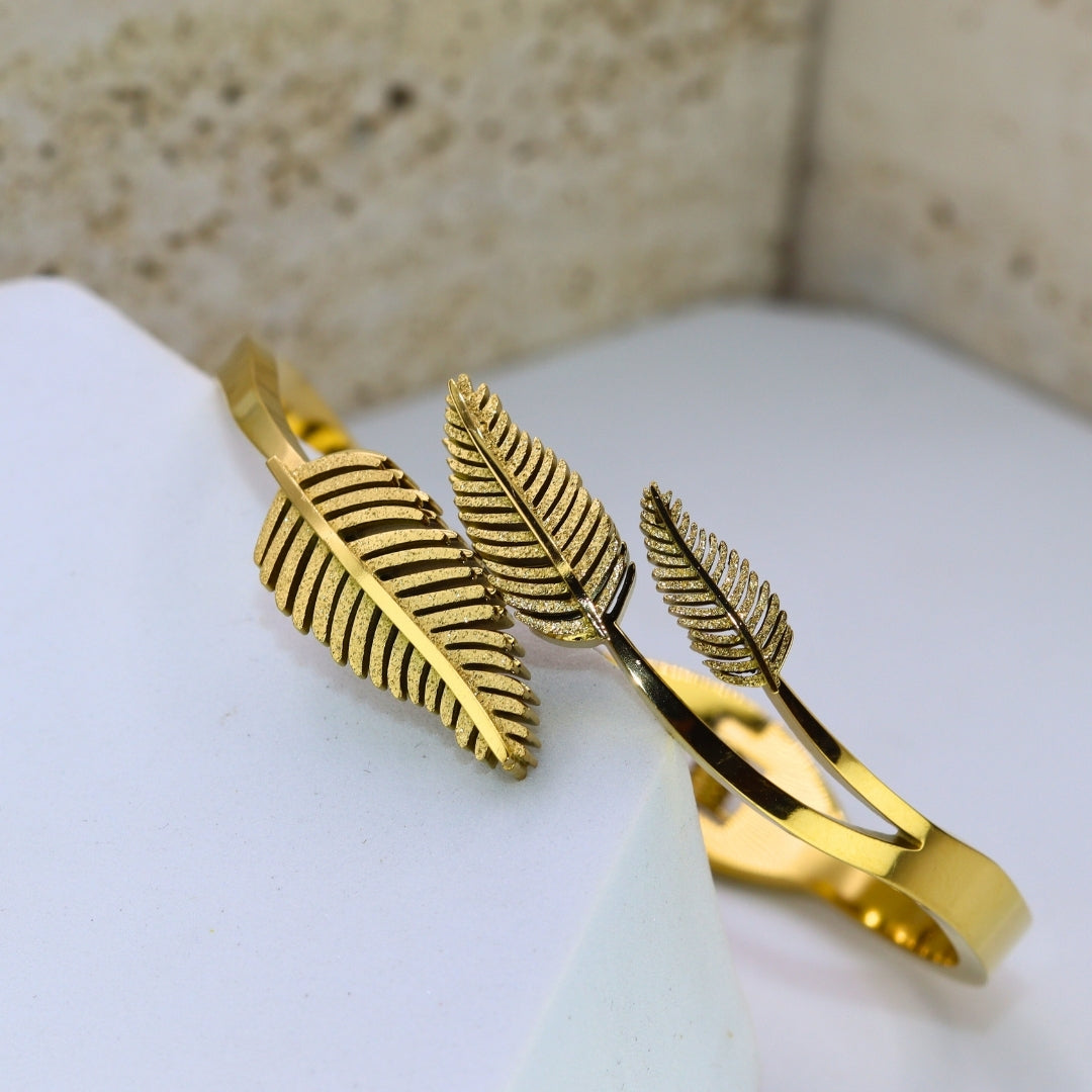 Vintage Gold Leaf Bangle Bracelet - Adorn-iq
