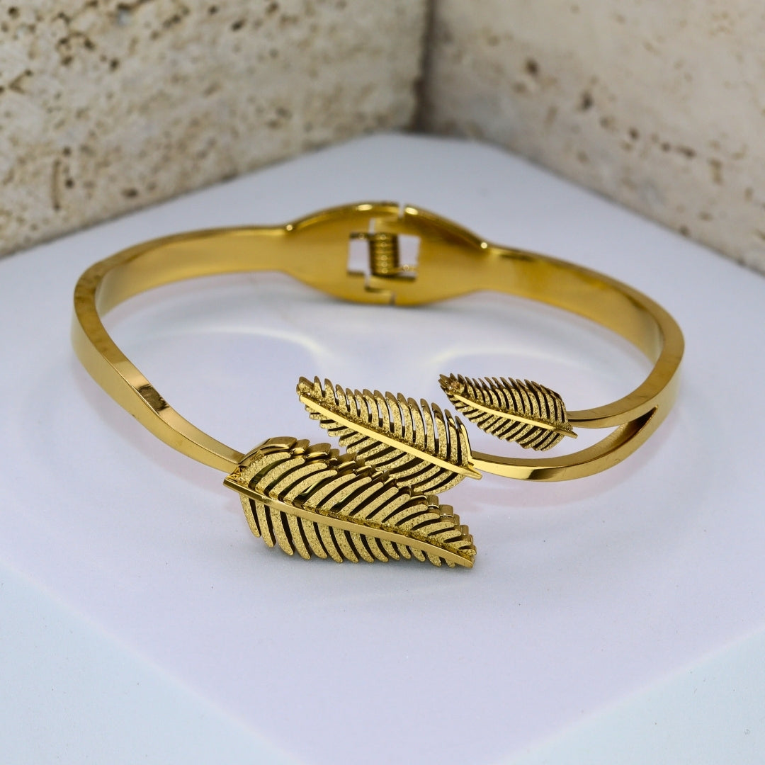 Vintage Gold Leaf Bangle Bracelet - Adorn-iq