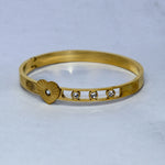Vintage Heart Pattern Bangle Bracelet - Adorn-iq