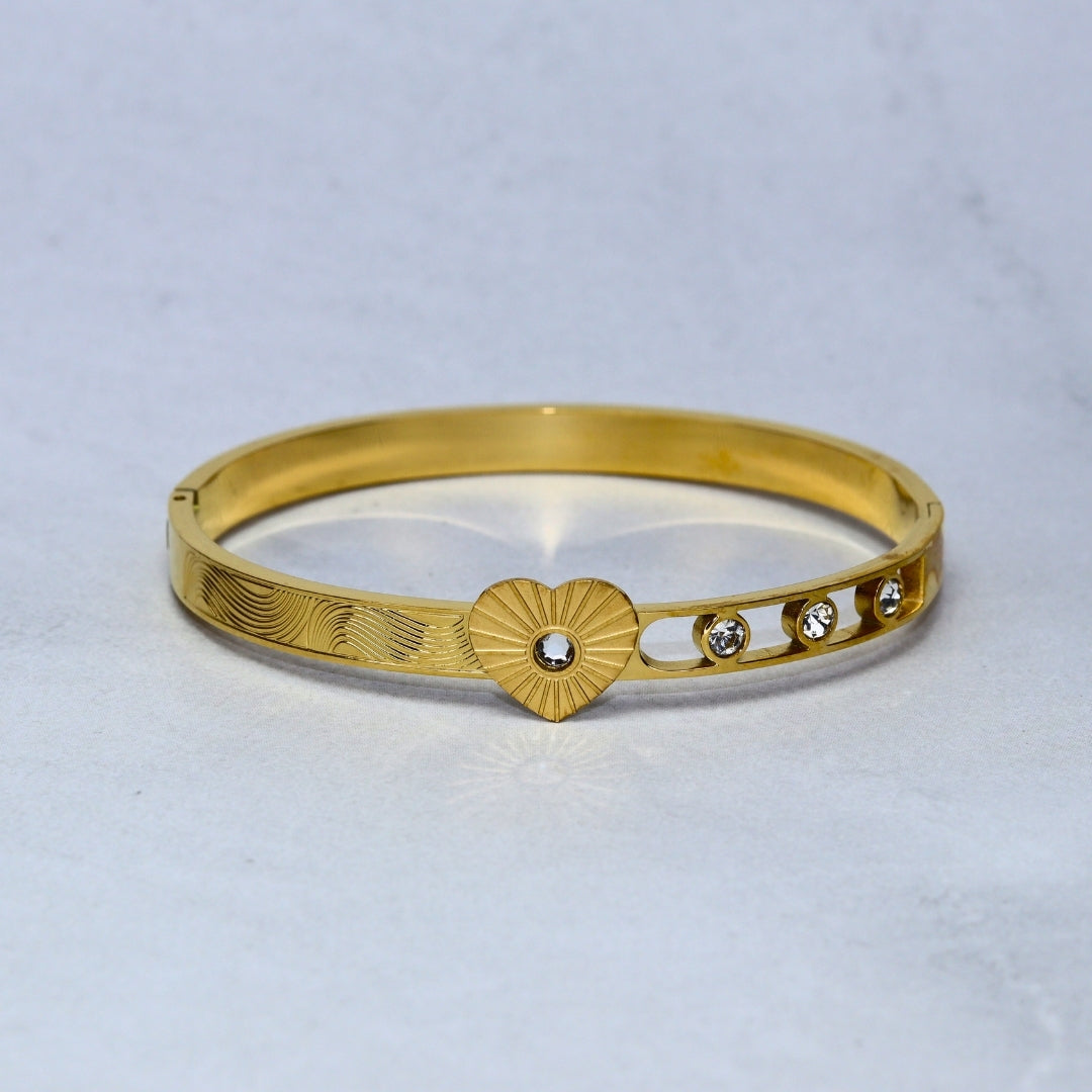 Vintage Heart Pattern Bangle Bracelet - Adorn-iq